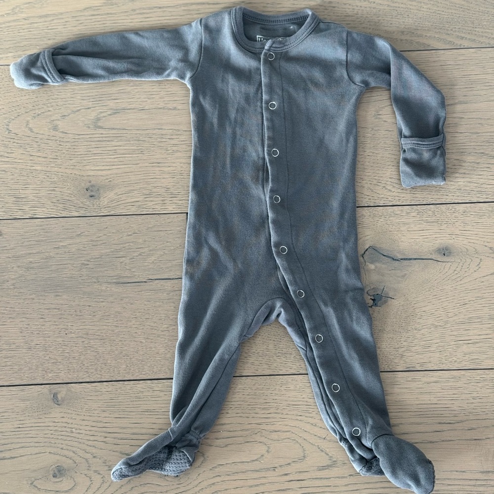L’ovedbaby footies, size 3-6, color gray